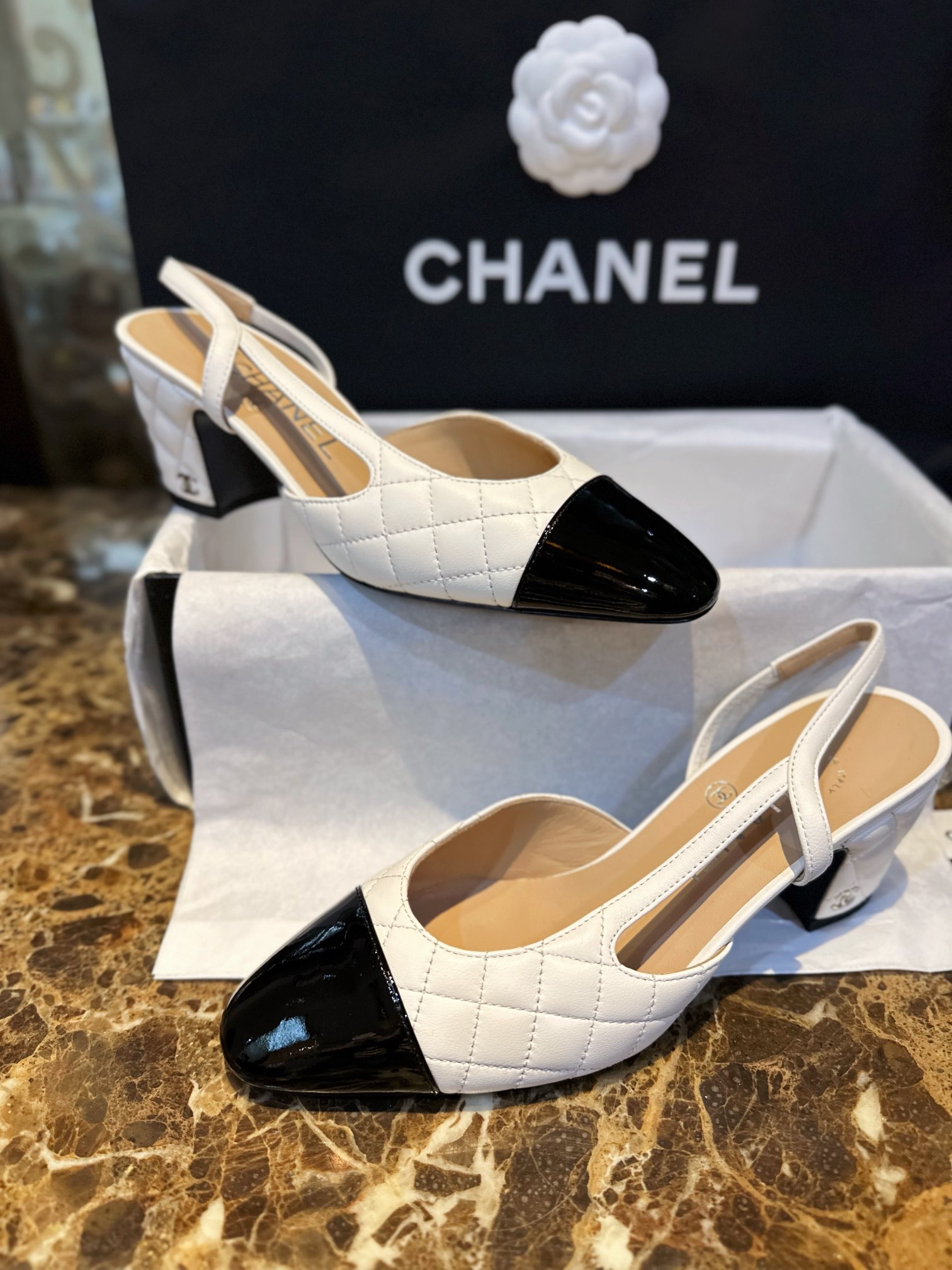 Chanel hic High Heels with White Diamond Grid and Imported Lamb Leather Patchwork Cow Patent Leather Toe