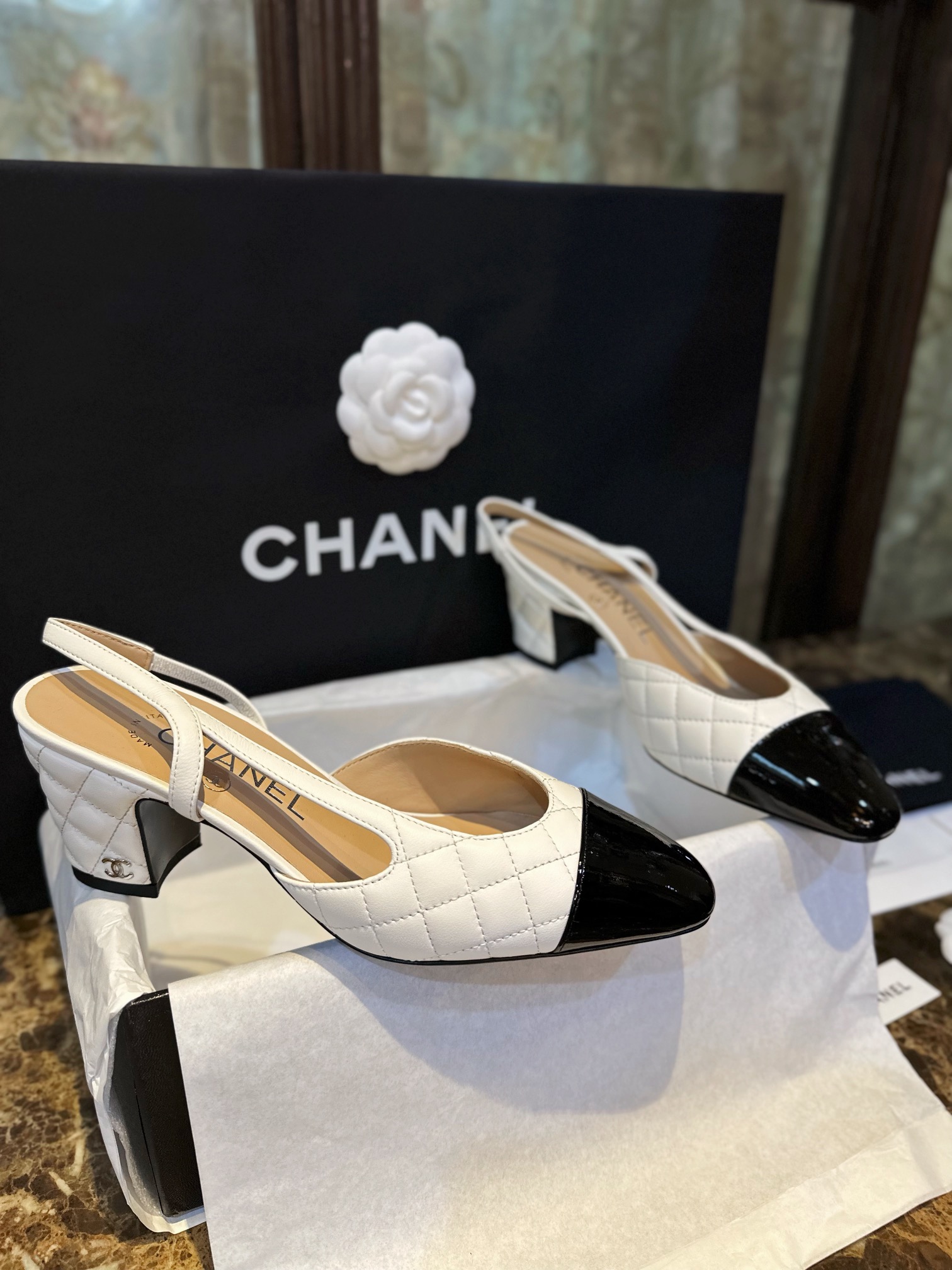 Chanel hic High Heels with White Diamond Grid and Imported Lamb Leather Patchwork Cow Patent Leather Toe