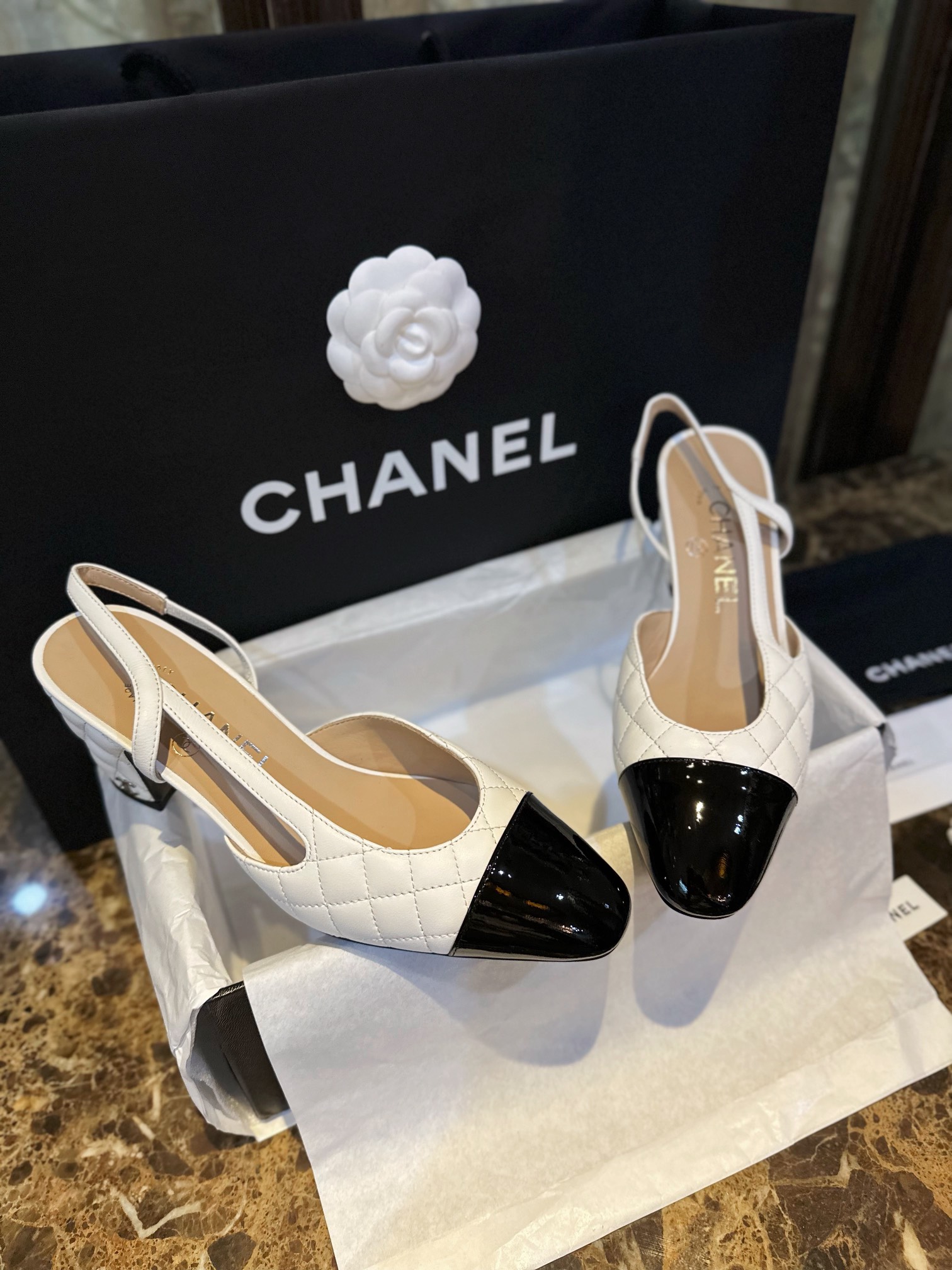 Chanel hic High Heels with White Diamond Grid and Imported Lamb Leather Patchwork Cow Patent Leather Toe