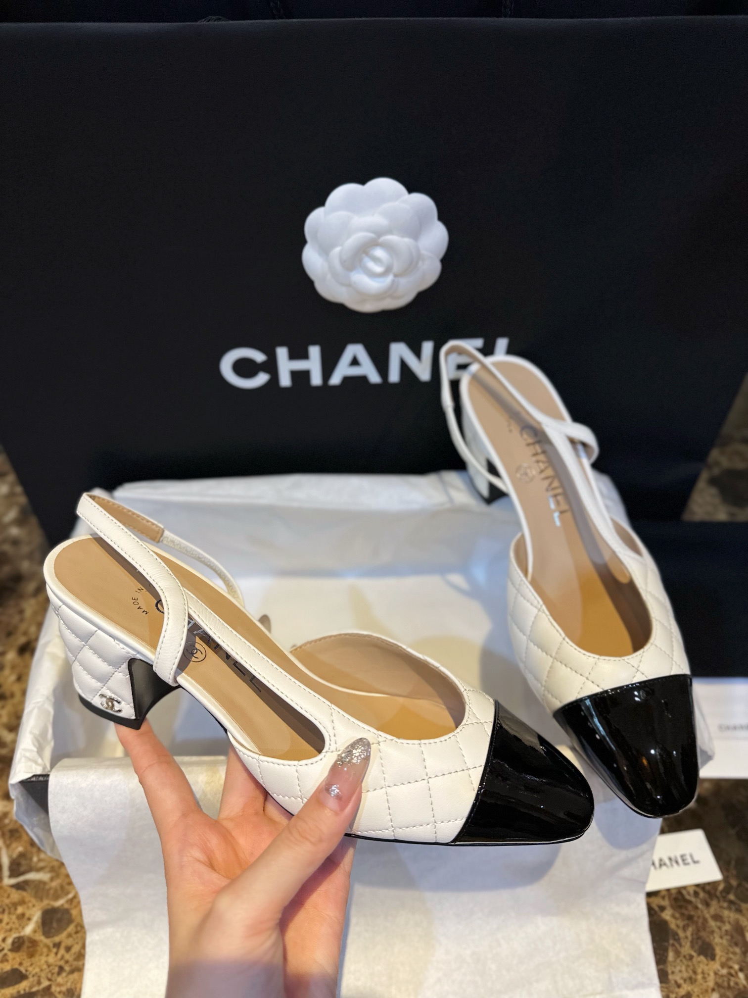 Chanel hic High Heels with White Diamond Grid and Imported Lamb Leather Patchwork Cow Patent Leather Toe