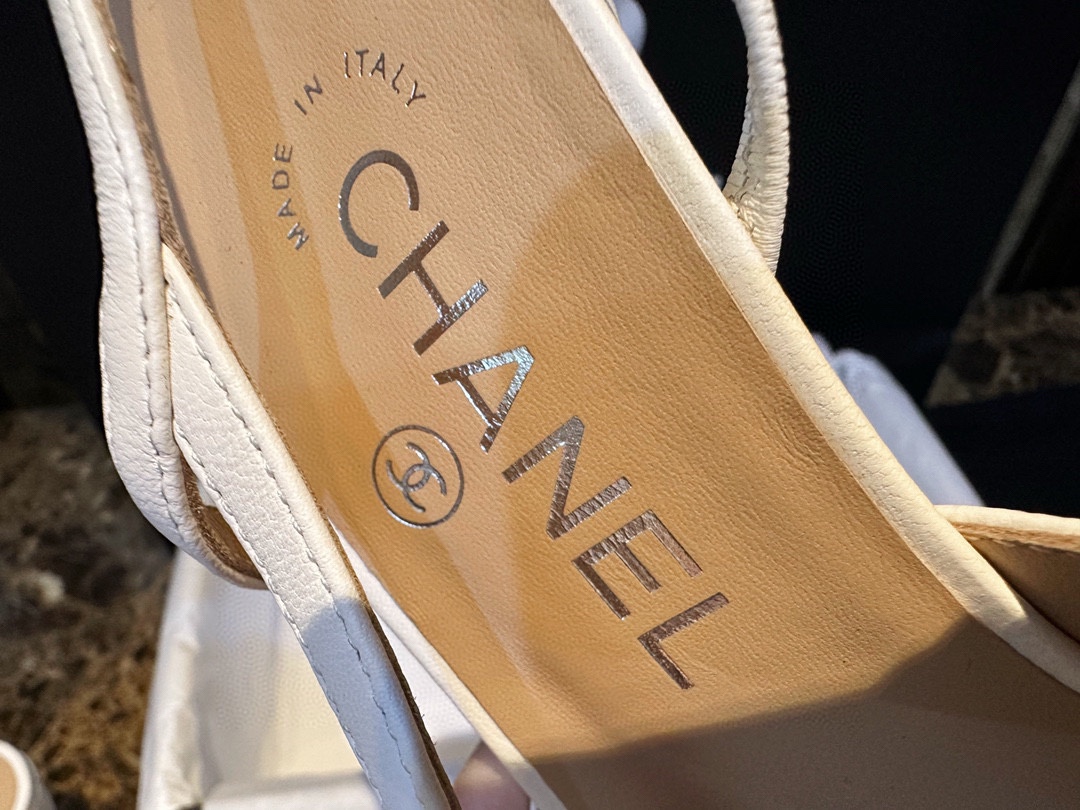 Chanel hic High Heels with White Diamond Grid and Imported Lamb Leather Patchwork Cow Patent Leather Toe