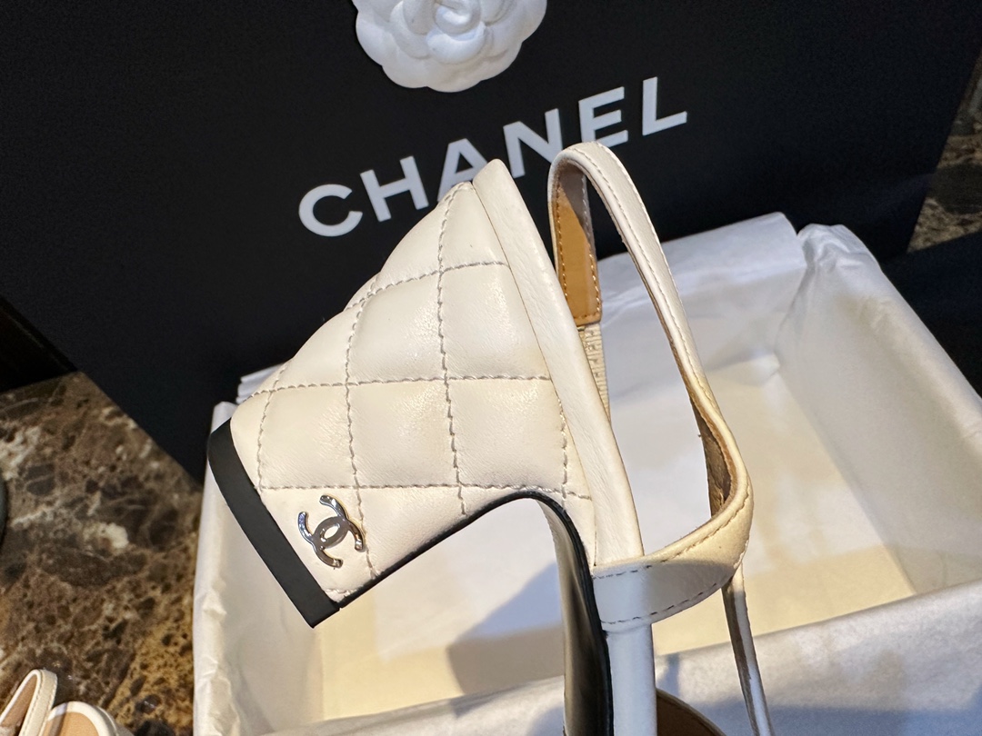 Chanel hic High Heels with White Diamond Grid and Imported Lamb Leather Patchwork Cow Patent Leather Toe