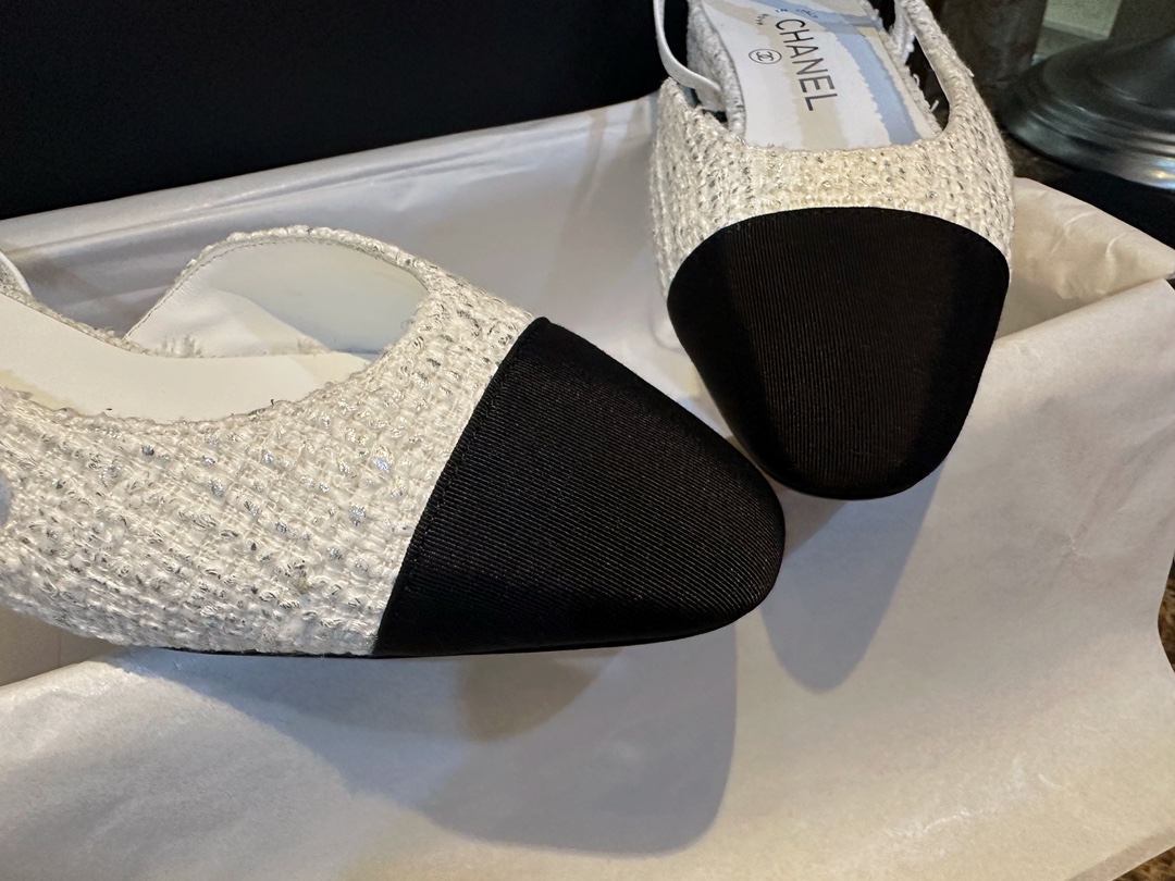 Chanel Silver Foil Coarse White Flat Shoes