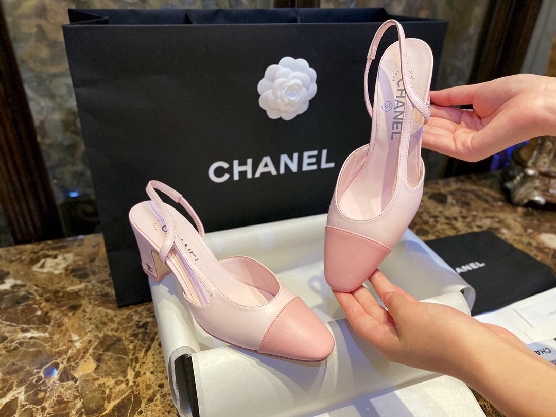 Chanel  Exquisite Sakura Pink Slim Heels 