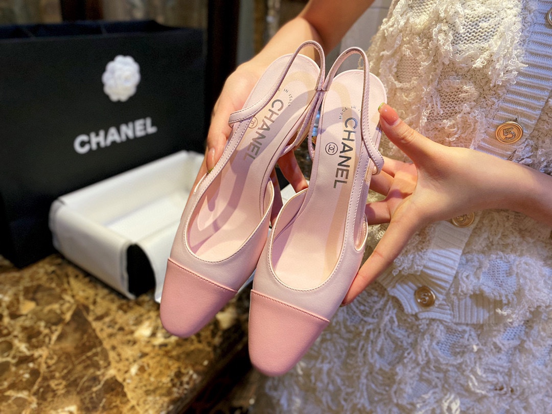 Chanel  Exquisite Sakura Pink Slim Heels 