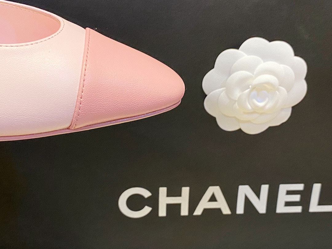 Chanel  Exquisite Sakura Pink Slim Heels 