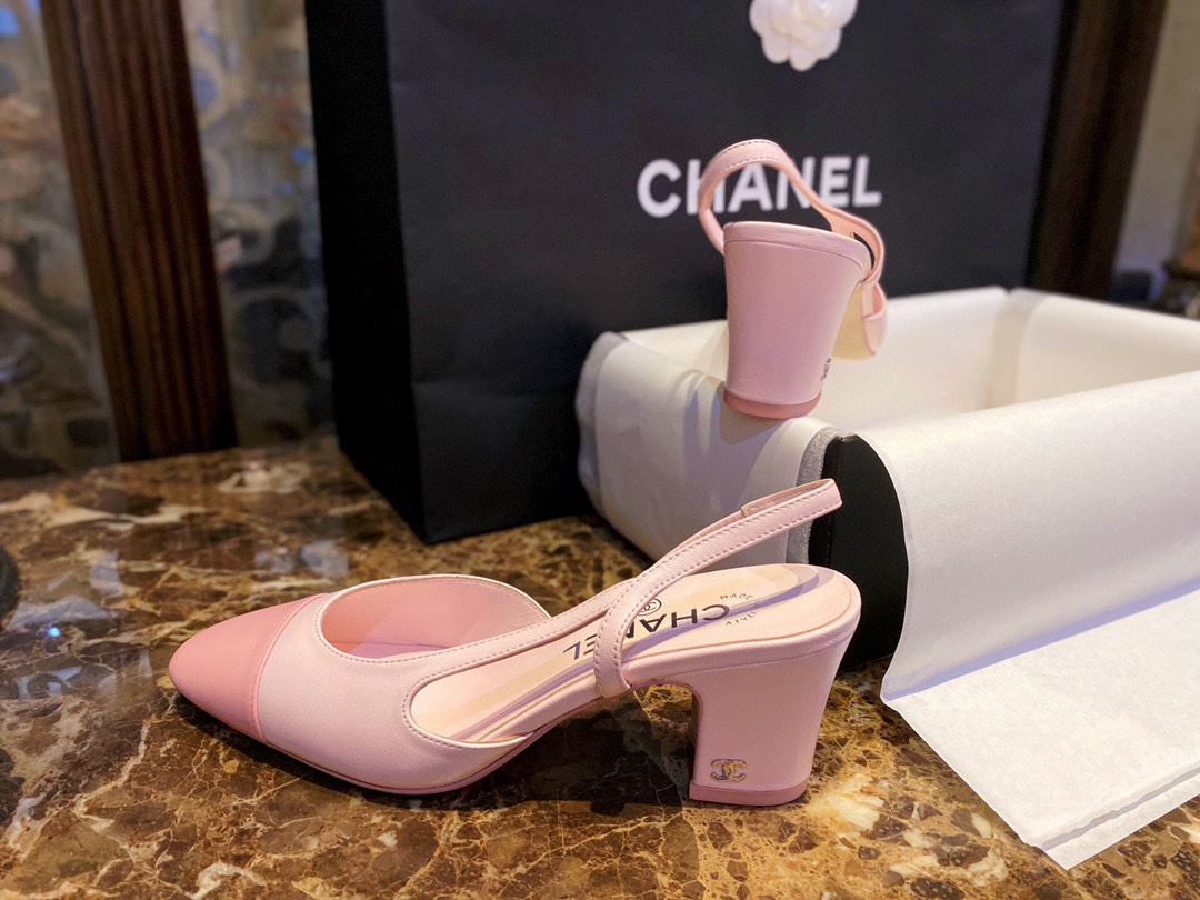 Chanel  Exquisite Sakura Pink Slim Heels 