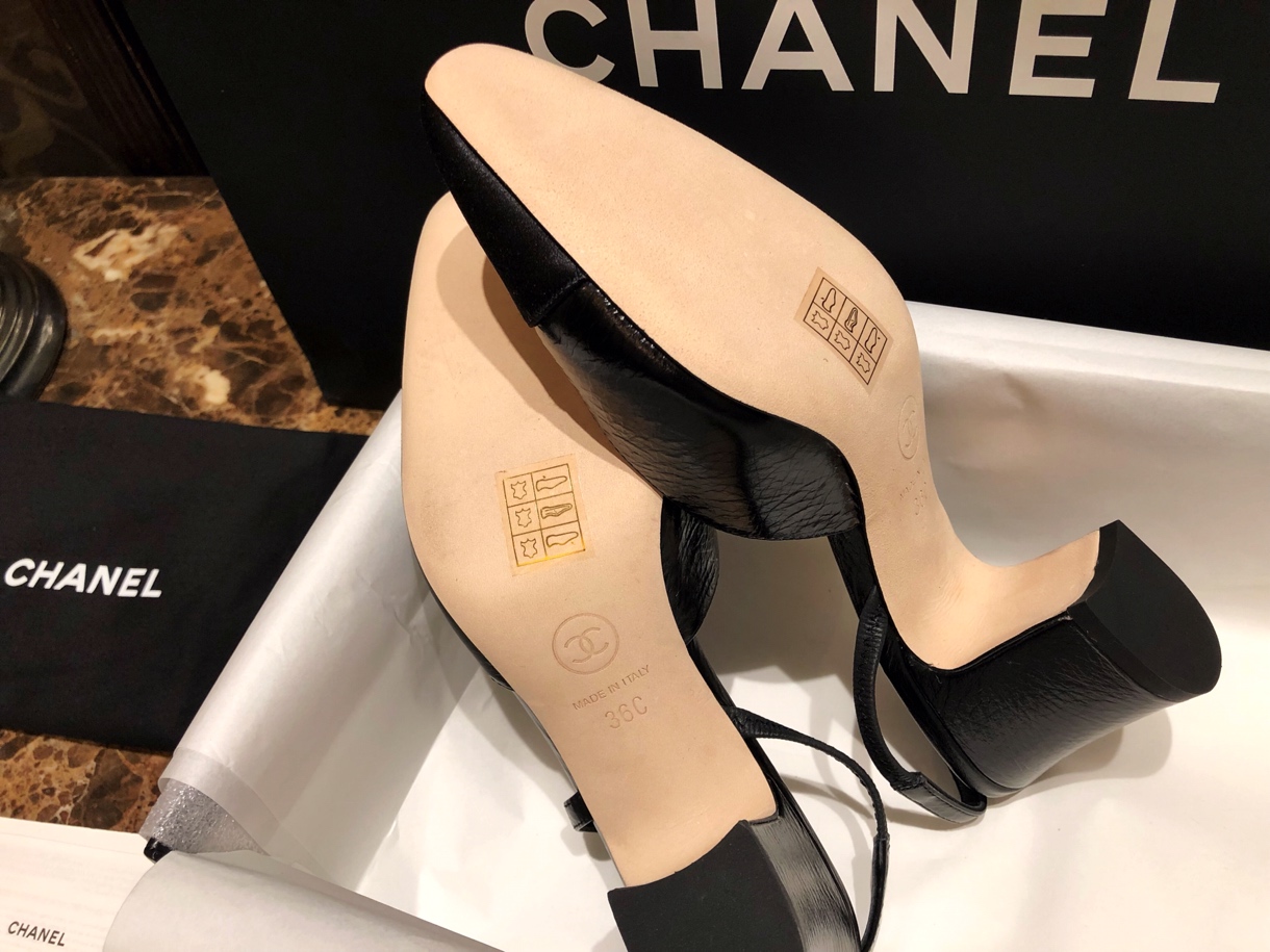 Chanel 7cm Heeled Pumps in Crinkled Black Horse Oil Leather with Silk Accents