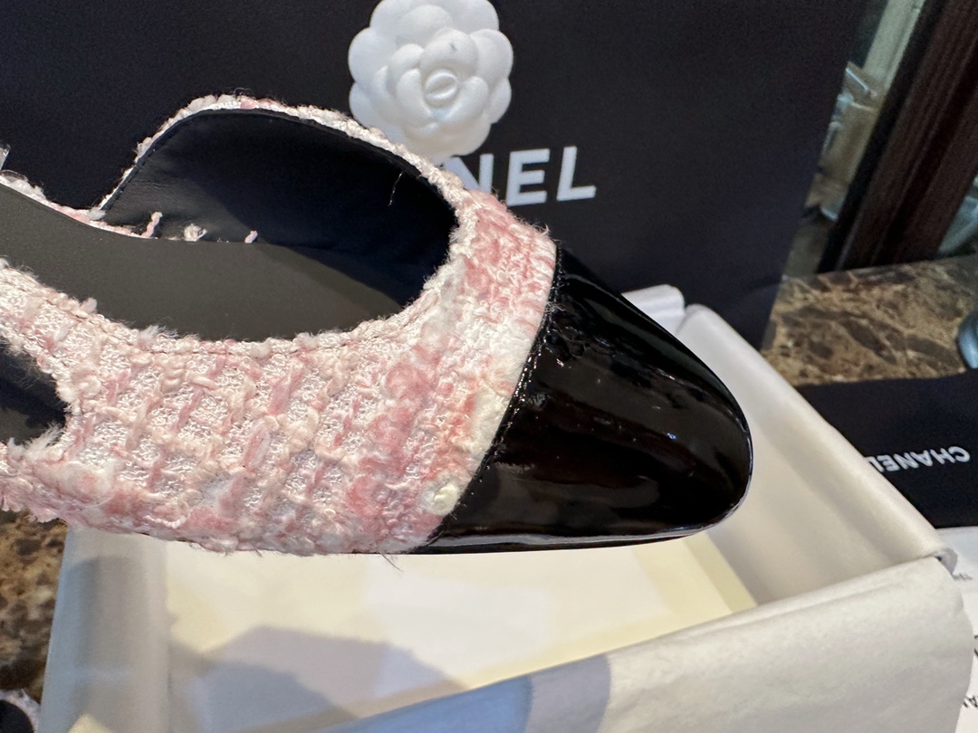 Chanel  22c Lina Belle Pink Velvet Flat Slingback 