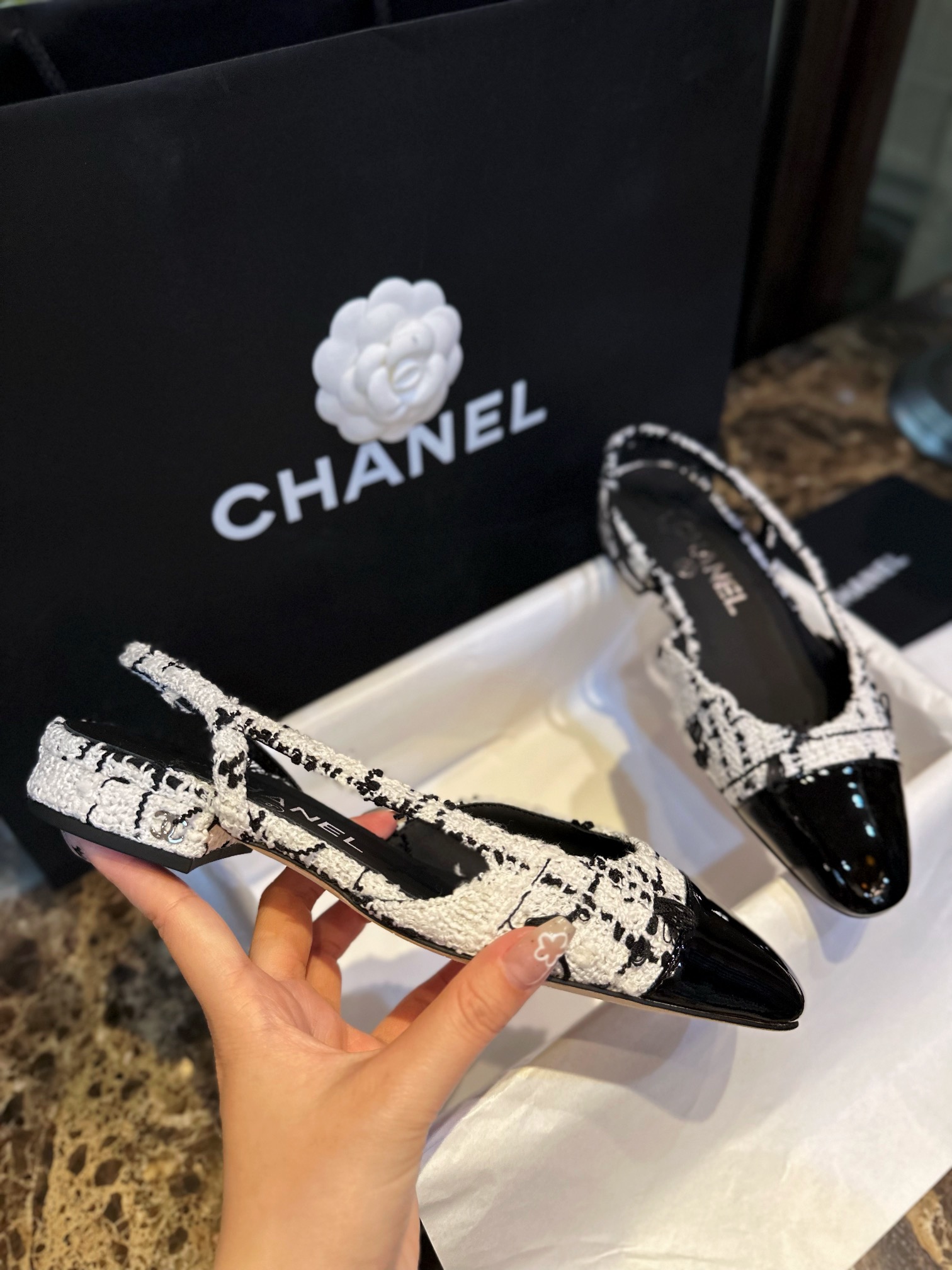 Chanel Black and White Bouclé Flat Shoes - Elegant Fusion of Calf Patent Leather