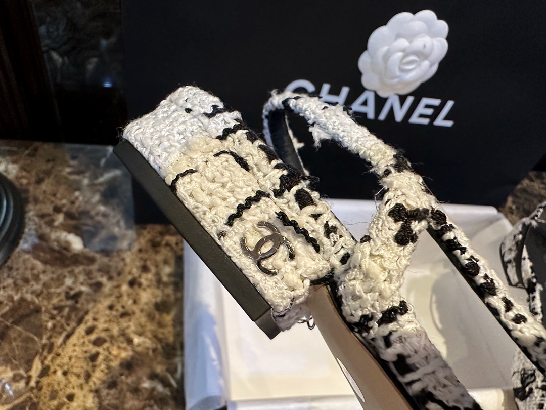 Chanel Black and White Bouclé Flat Shoes - Elegant Fusion of Calf Patent Leather