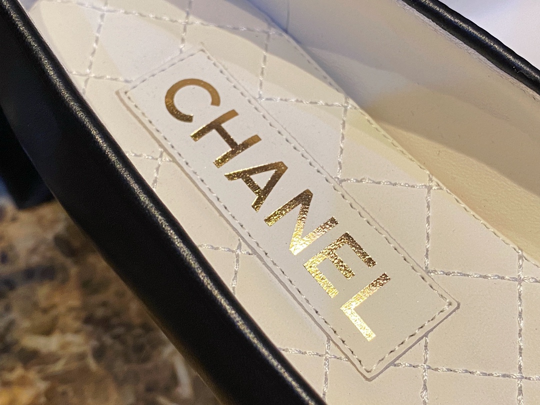 Chanel Glossy Black Chain Mary Jane - Imported Lamb Leather Upper with Ultra-Black Shine, Exquisite Lamb Leather Lining