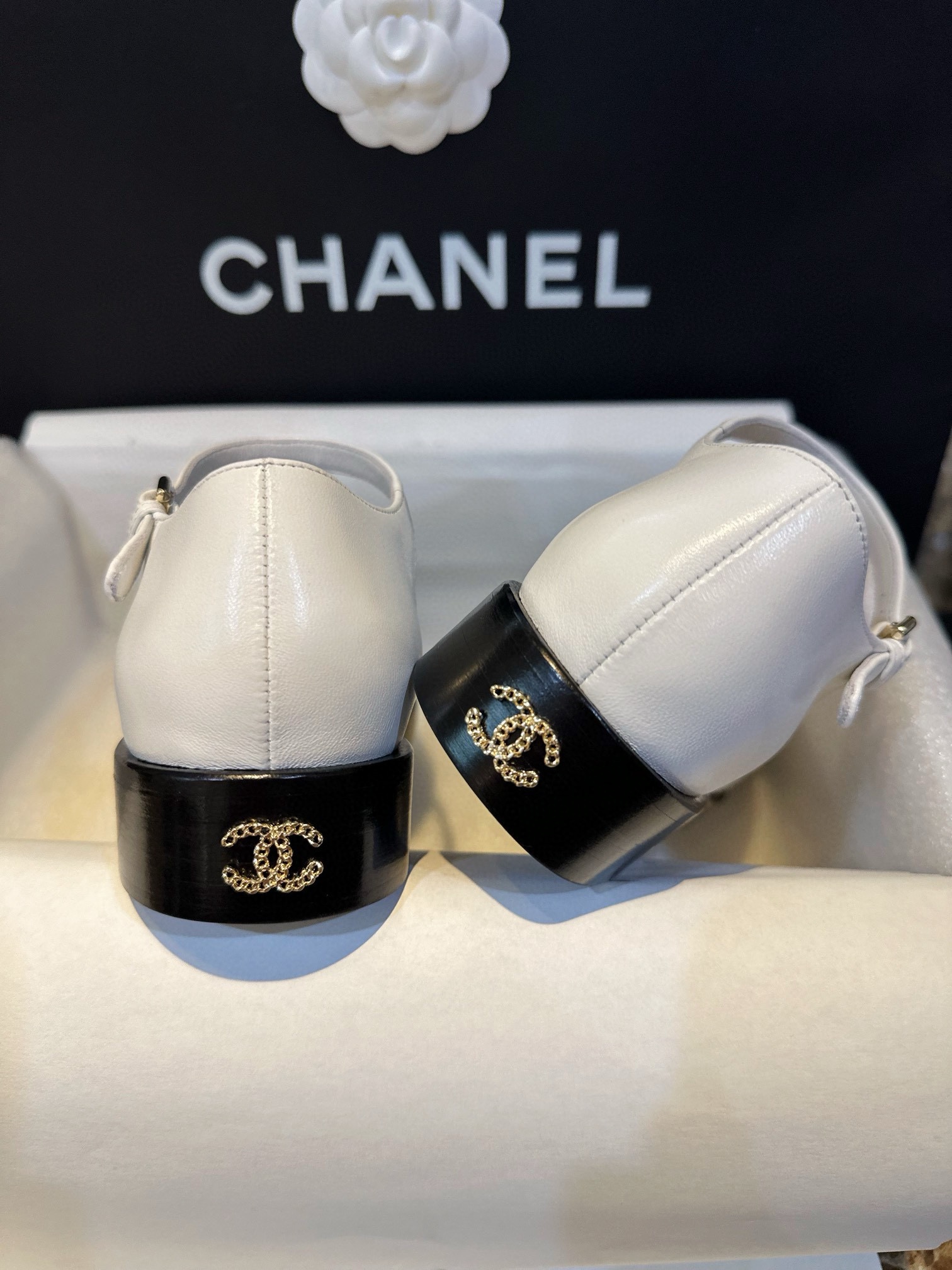 Chanel Platinum Mary Jane Lace-Up Shoes - European Vintage Charm with White and Black Goat Leather Combination