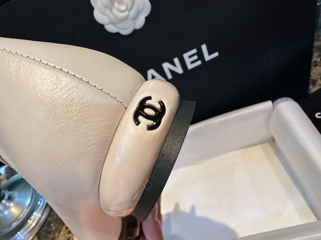 Chanel Black and White Pearl Mary Janes - Luxurious Black and White Contrast in Waxy Calf Leather, Round Toe for Youthful Look, Pearl-textured Small Heels with Exquisite Logo Detail, 