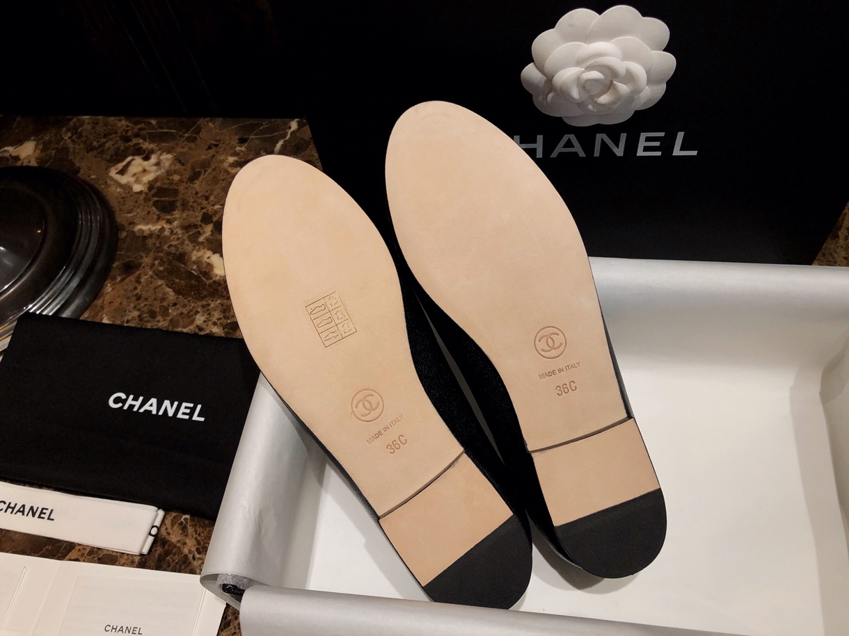 Chanel Water-Washed Tire Tread Superfine Grain Leather