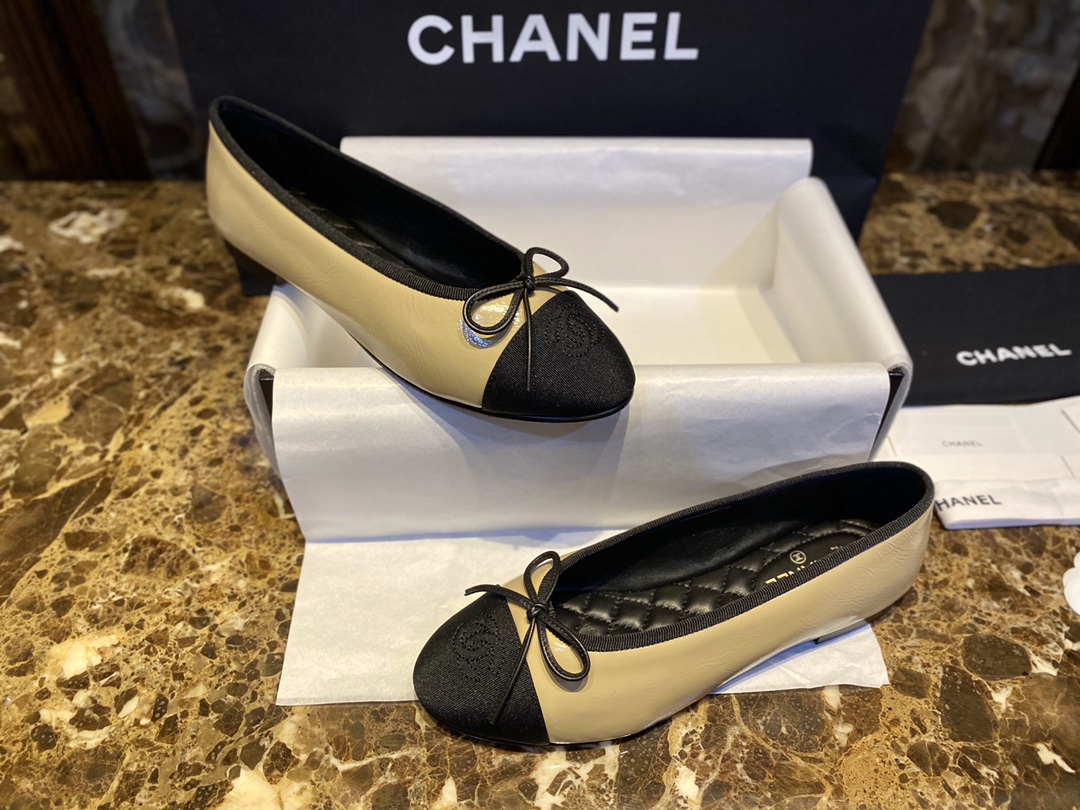 Chanel Diamond-Padded Apricot Ballet Flats