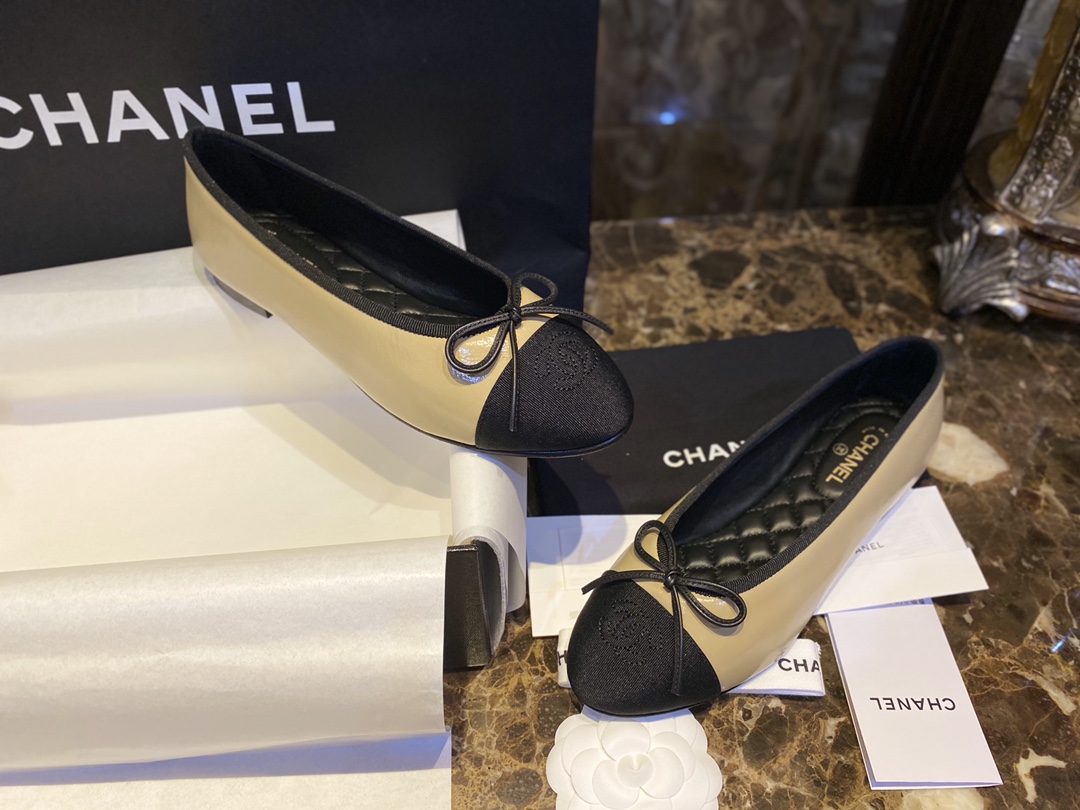 Chanel Diamond-Padded Apricot Ballet Flats