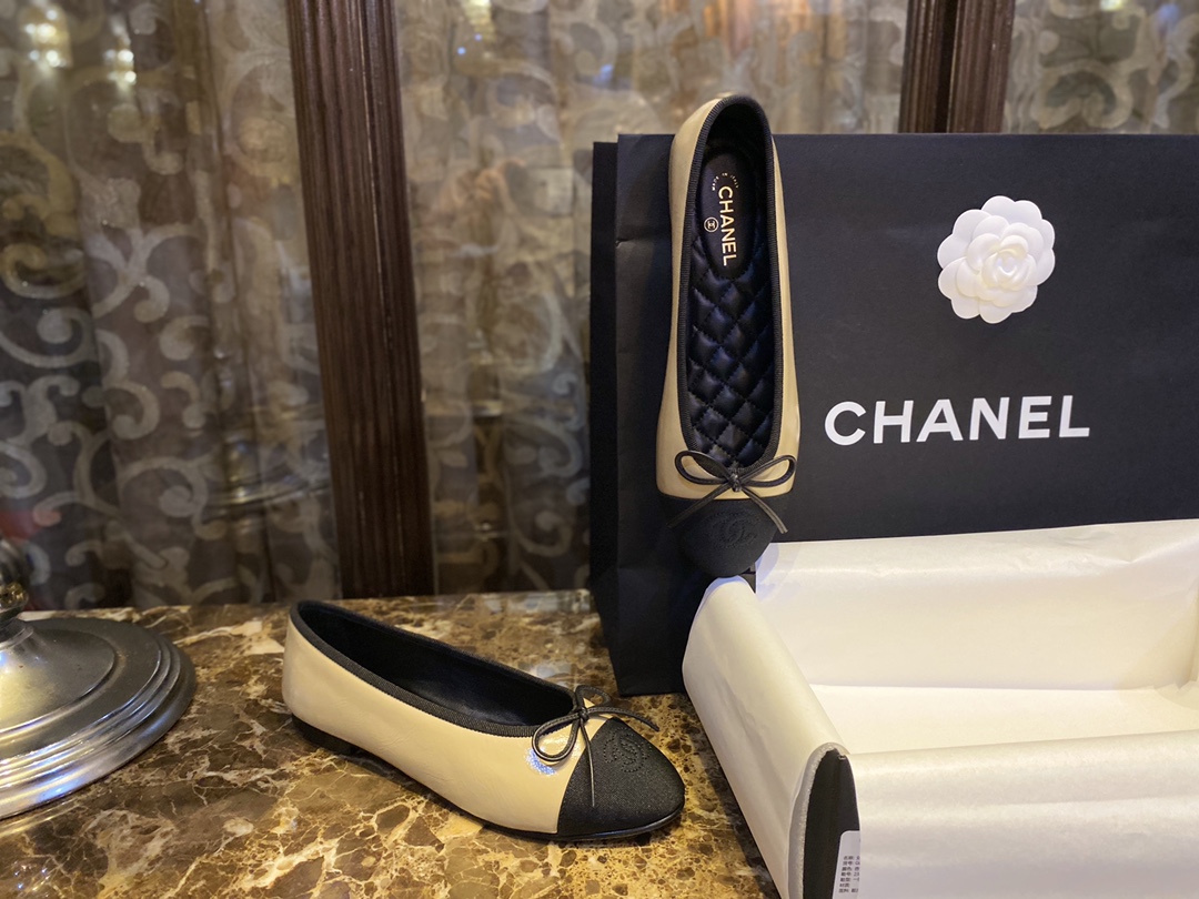 Chanel Diamond-Padded Apricot Ballet Flats