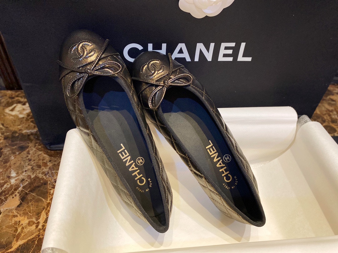 Chanel Original Gold Sponge-Cushioned Cowhide Ballet Flats