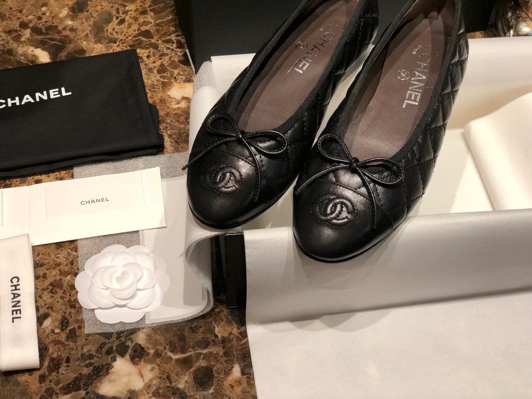 Chanel Italian Original Sponge-Cushioned Cowhide Ballet Flats