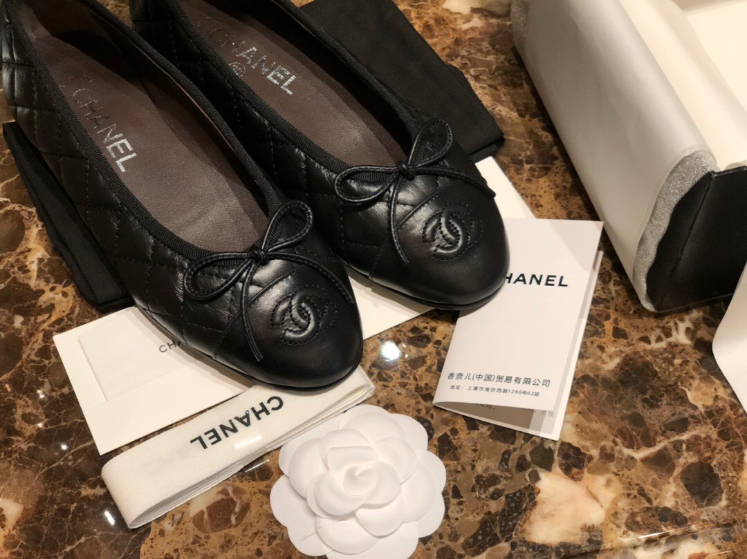 Chanel Italian Original Sponge-Cushioned Cowhide Ballet Flats