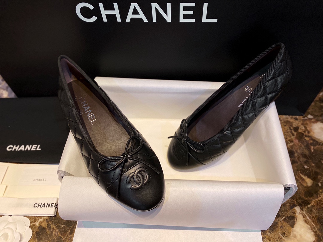 Chanel Italian Original Sponge-Cushioned Cowhide Ballet Flats