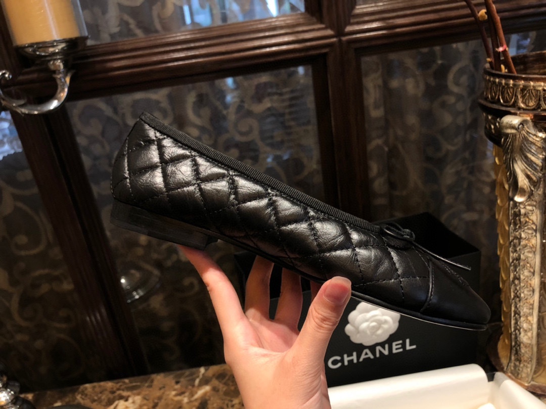 Chanel Italian Original Sponge-Cushioned Cowhide Ballet Flats