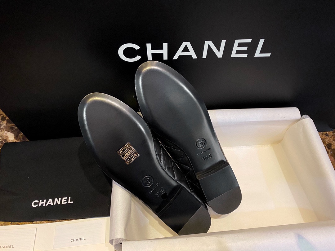 Chanel Italian Original Sponge-Cushioned Cowhide Ballet Flats