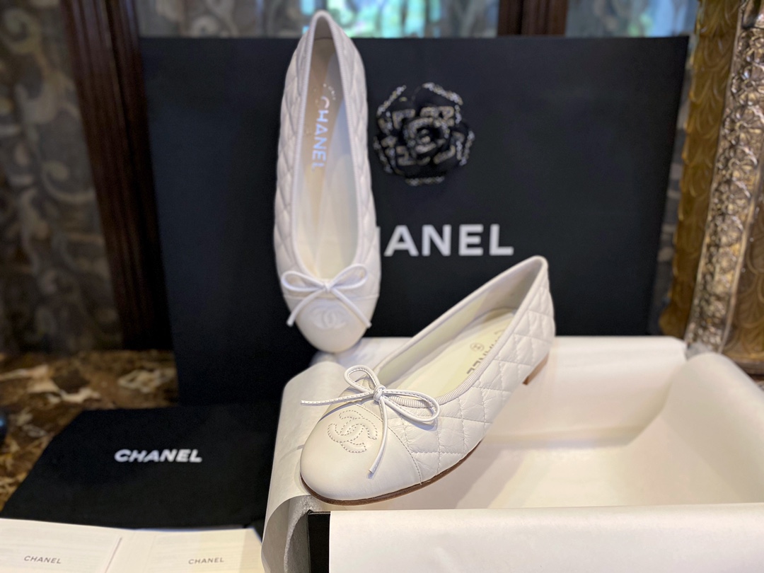 Chanel Customized Imported Elephant-Embossed Cowhide Diamond-Pattern White