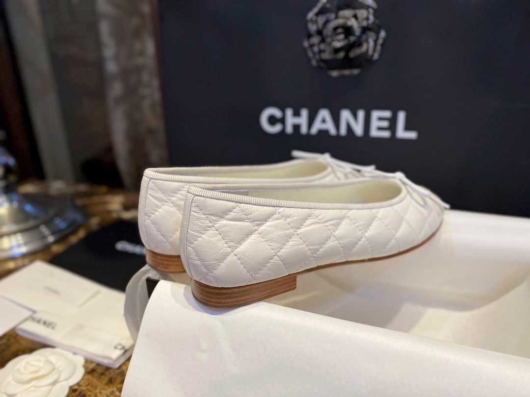 Chanel Customized Imported Elephant-Embossed Cowhide Diamond-Pattern White