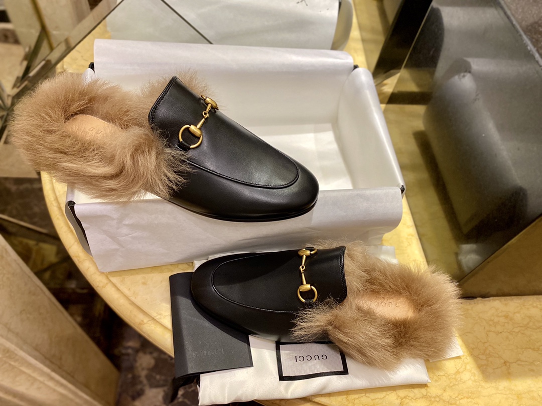 Classic Fur Slides