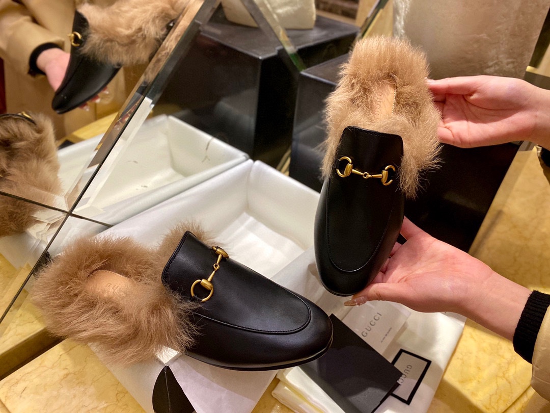 Classic Fur Slides