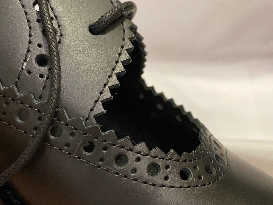 Black Carved Hollow Lace-up Leather Shoes