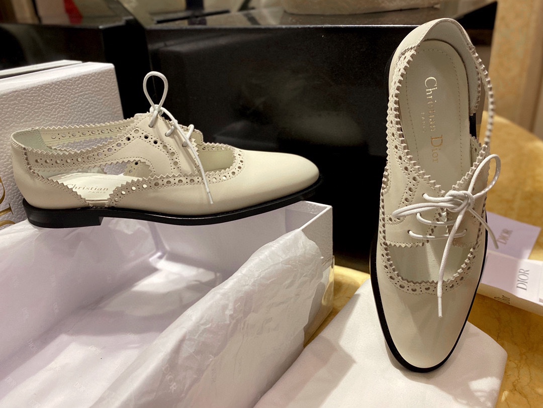 White Carved Hollow Lace-up Leather Shoes