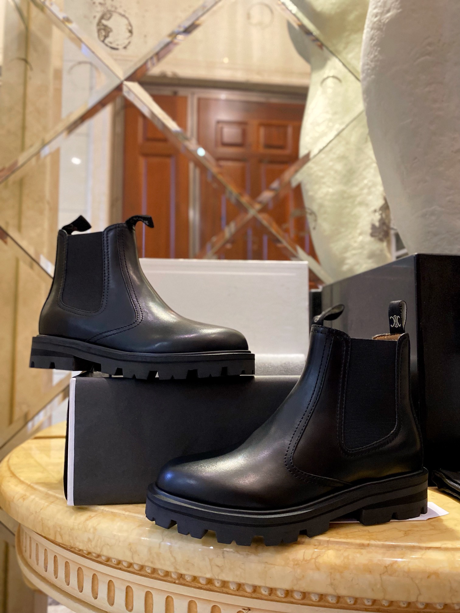 MARGARET CHELSEA BOOT IN CALFSKIN