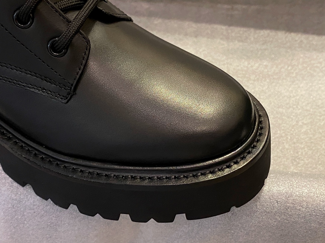 Bulky Triumph Martin Ankle Boots