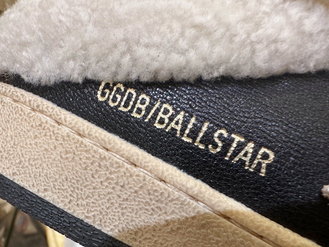 GGDB Ballstar Gold Star Black Leather Fur Slides