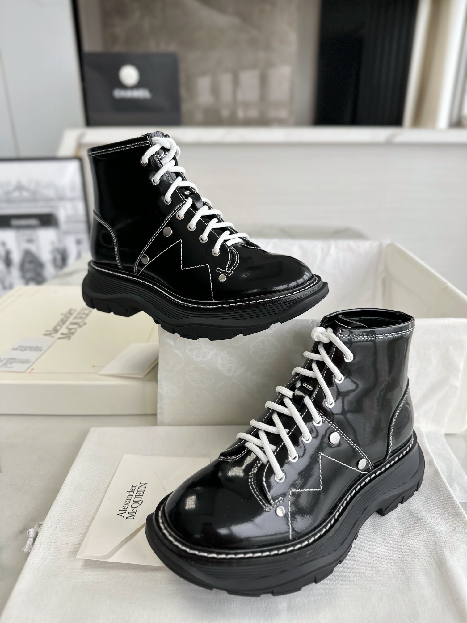 McQueen Original Factory Open-sided Pearl Martin Boots