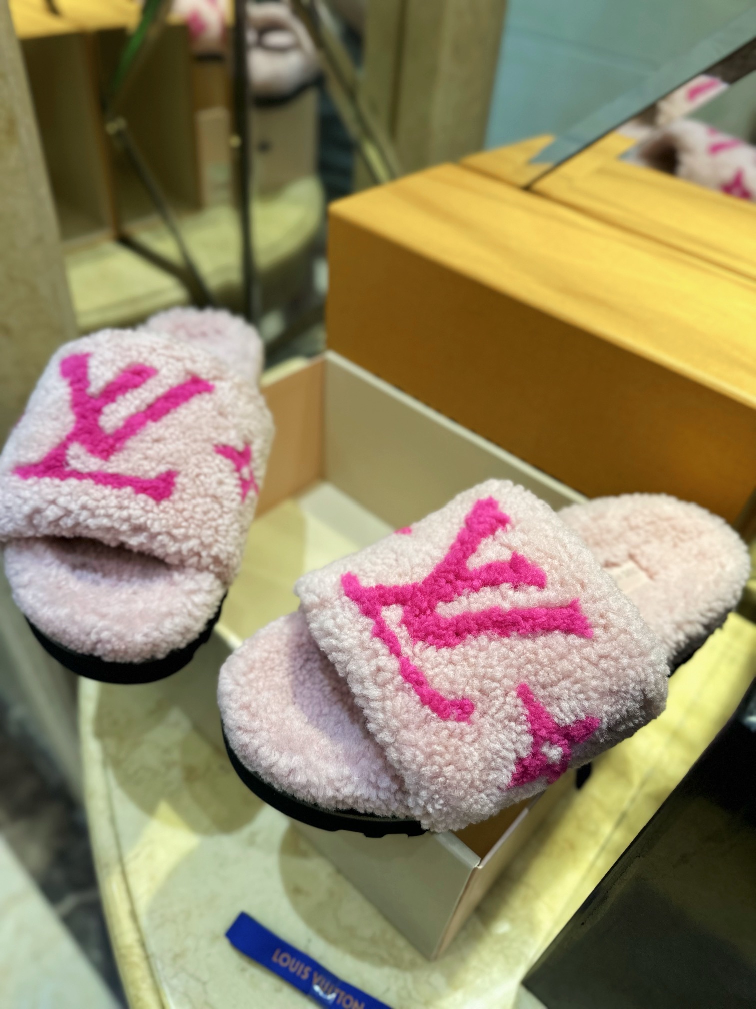 LV23 Thick Sole Sheepskin Slippers