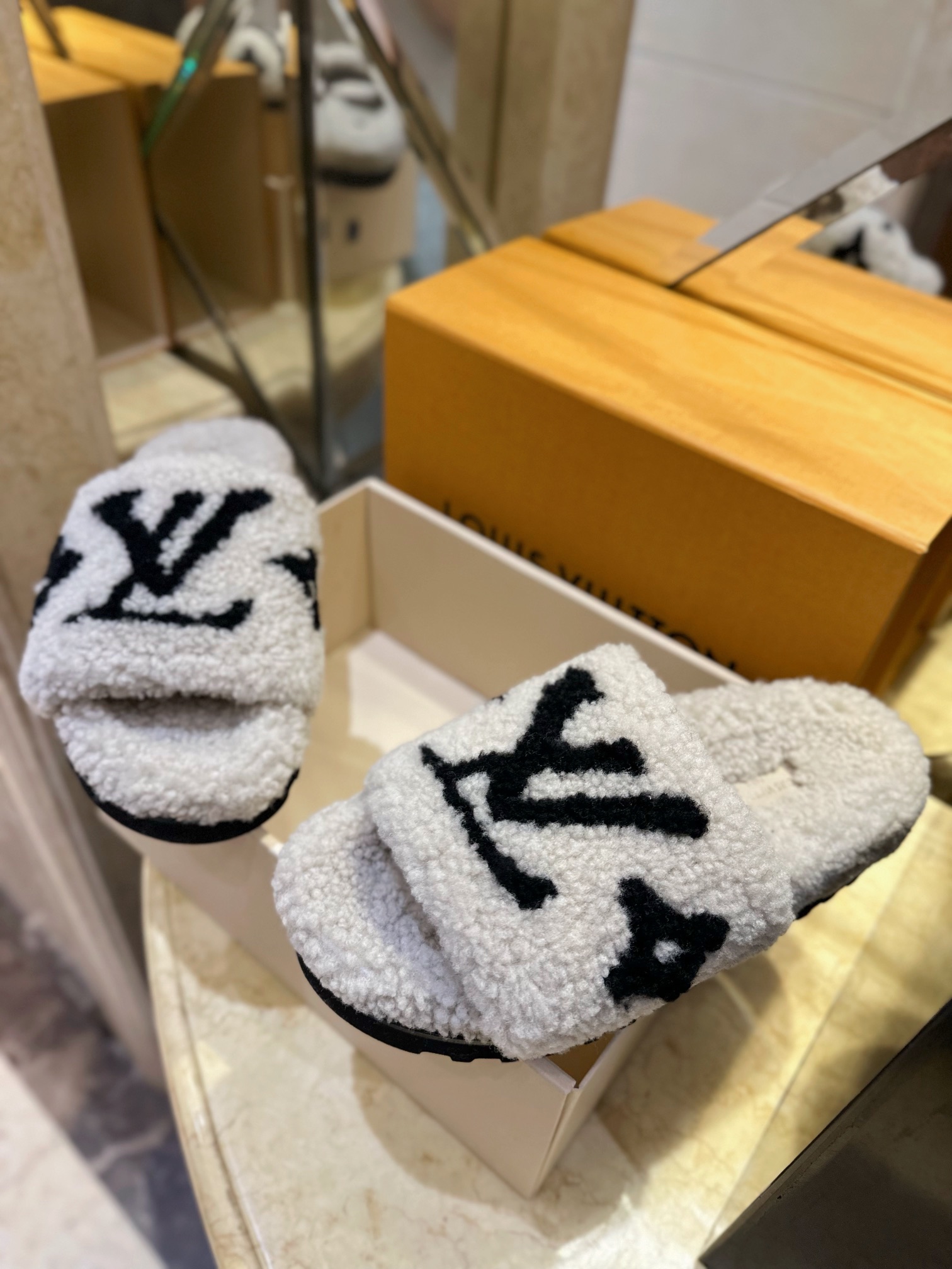 LV23 Thick Sole Sheepskin Slippers