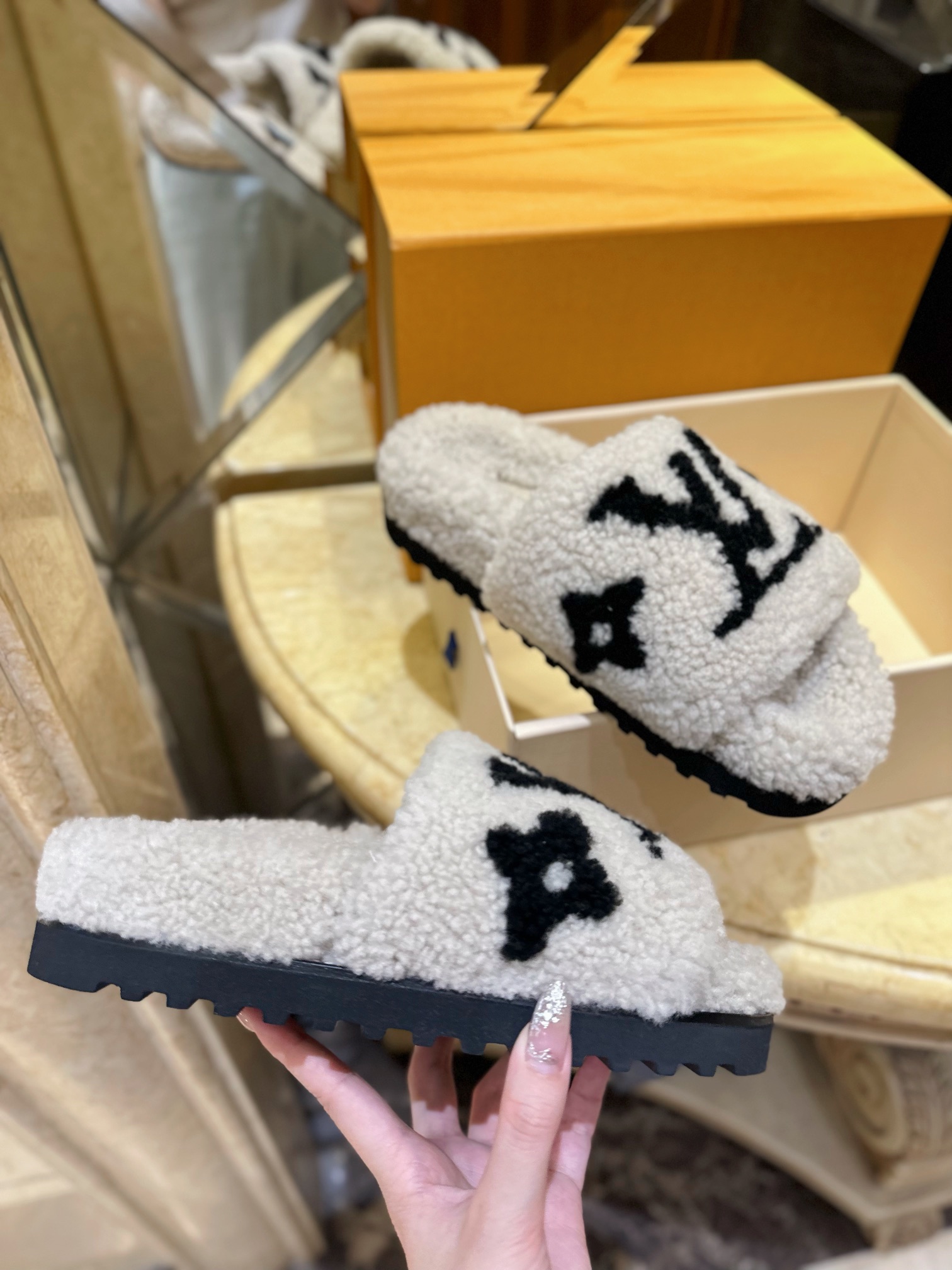 LV23 Thick Sole Sheepskin Slippers