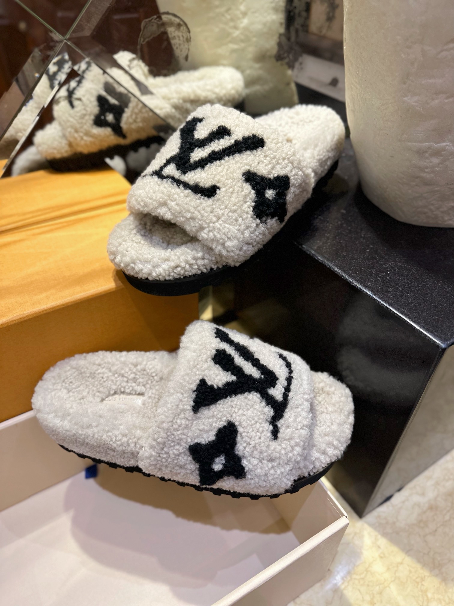 LV23 Thick Sole Sheepskin Slippers