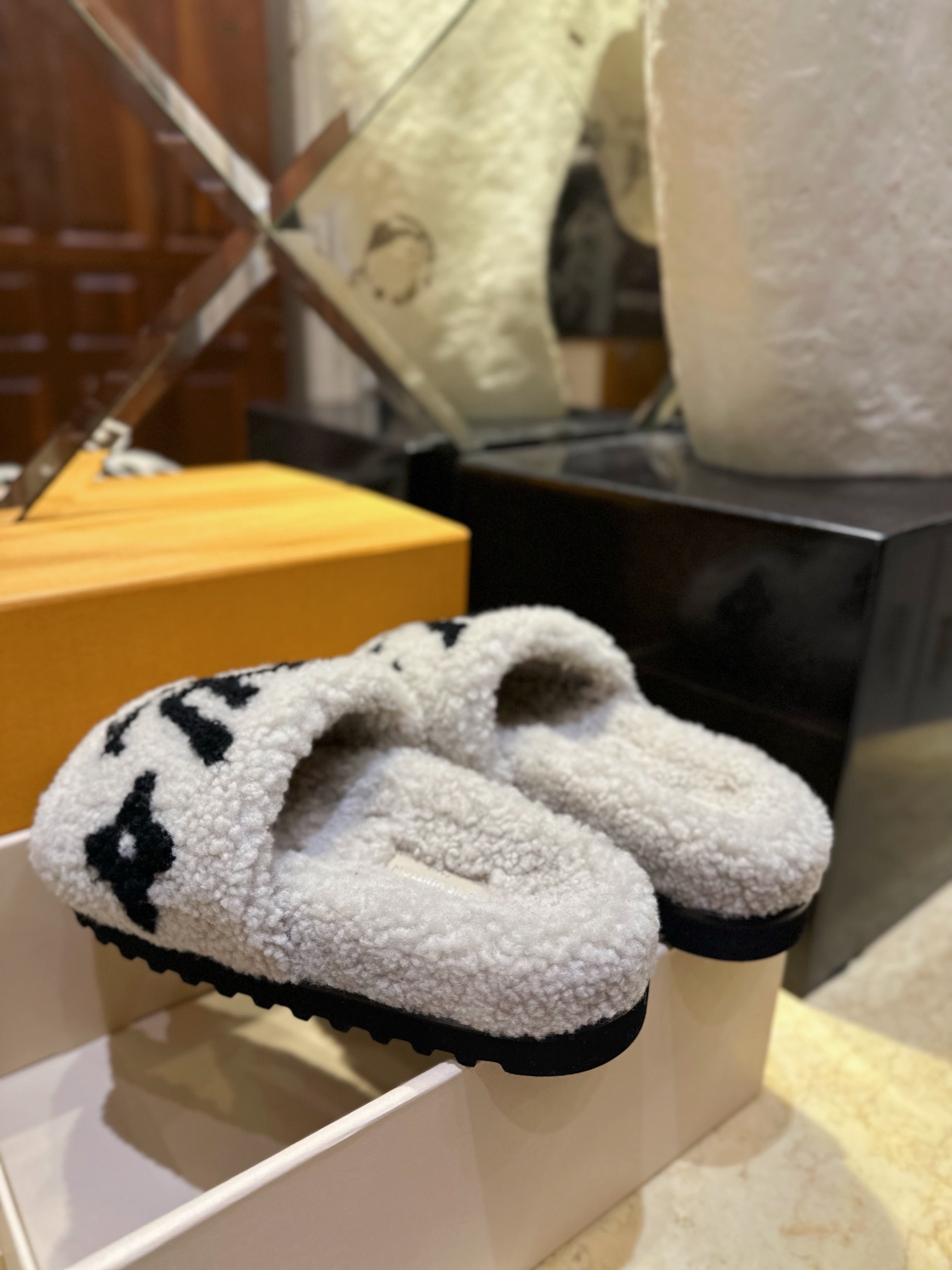 LV23 Thick Sole Sheepskin Slippers