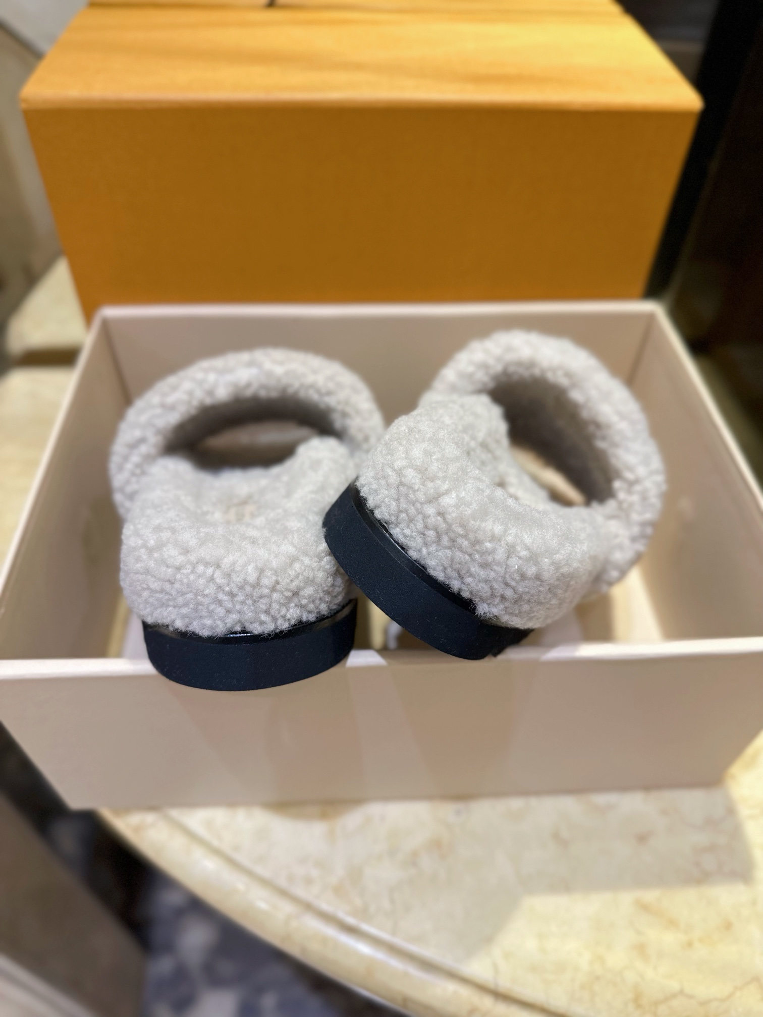 LV23 Thick Sole Sheepskin Slippers