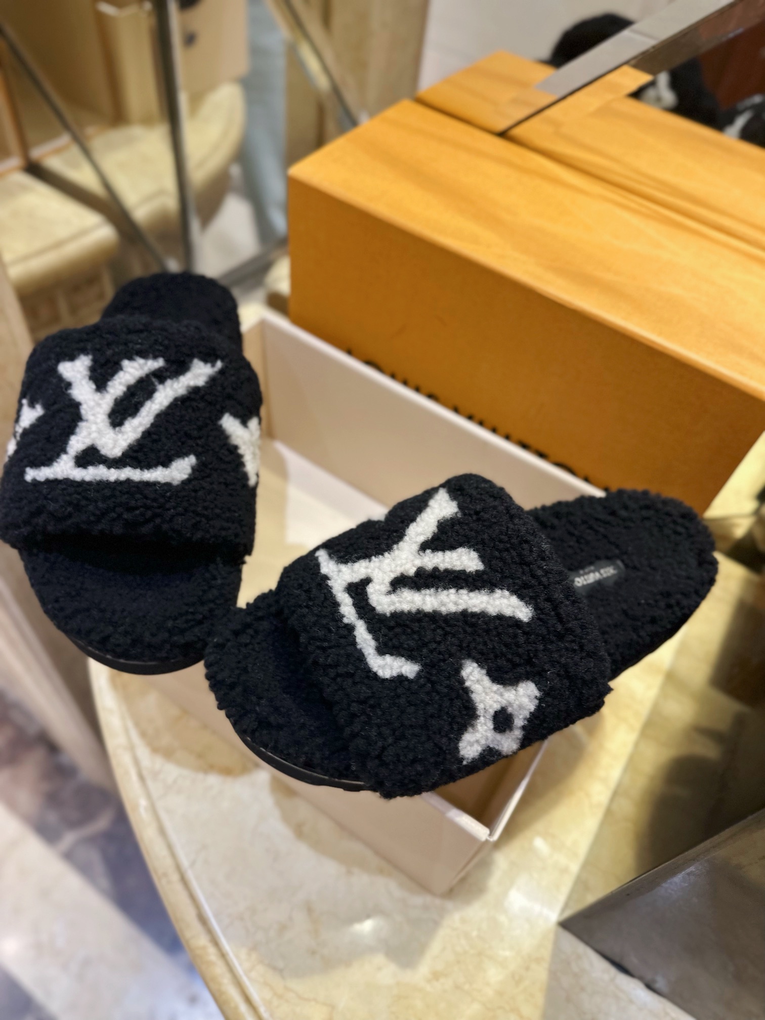 LV23 Thick Sole Sheepskin Slippers