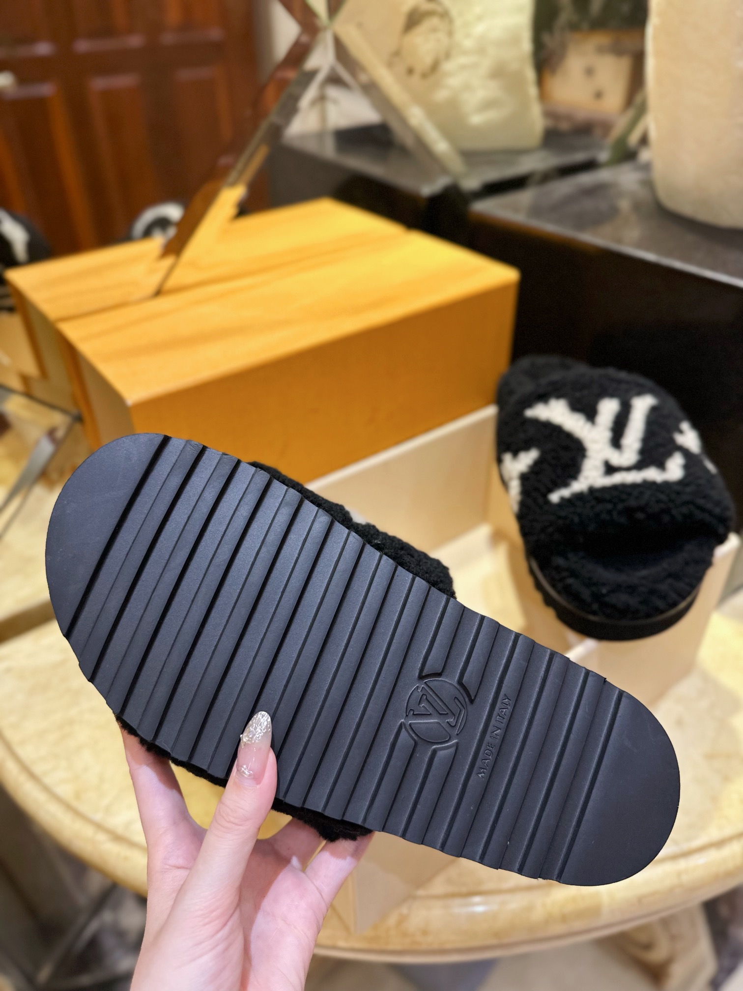 LV23 Thick Sole Sheepskin Slippers