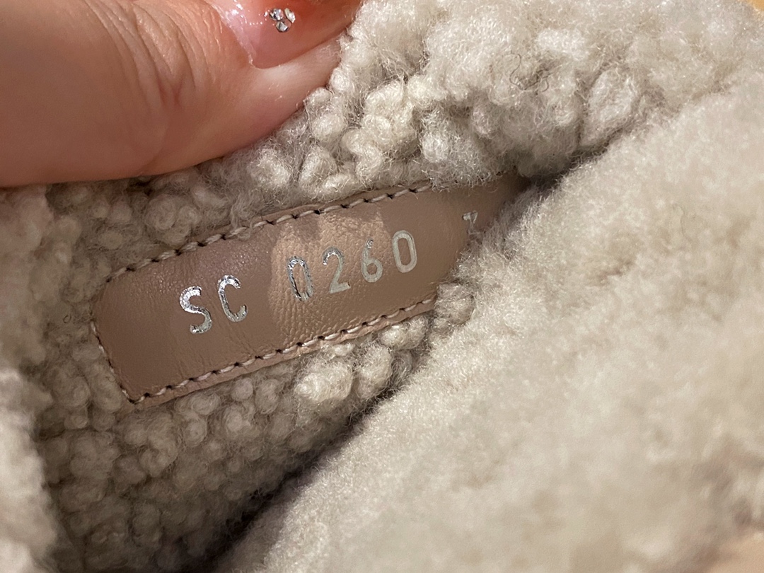 LV Sheepskin Slippers