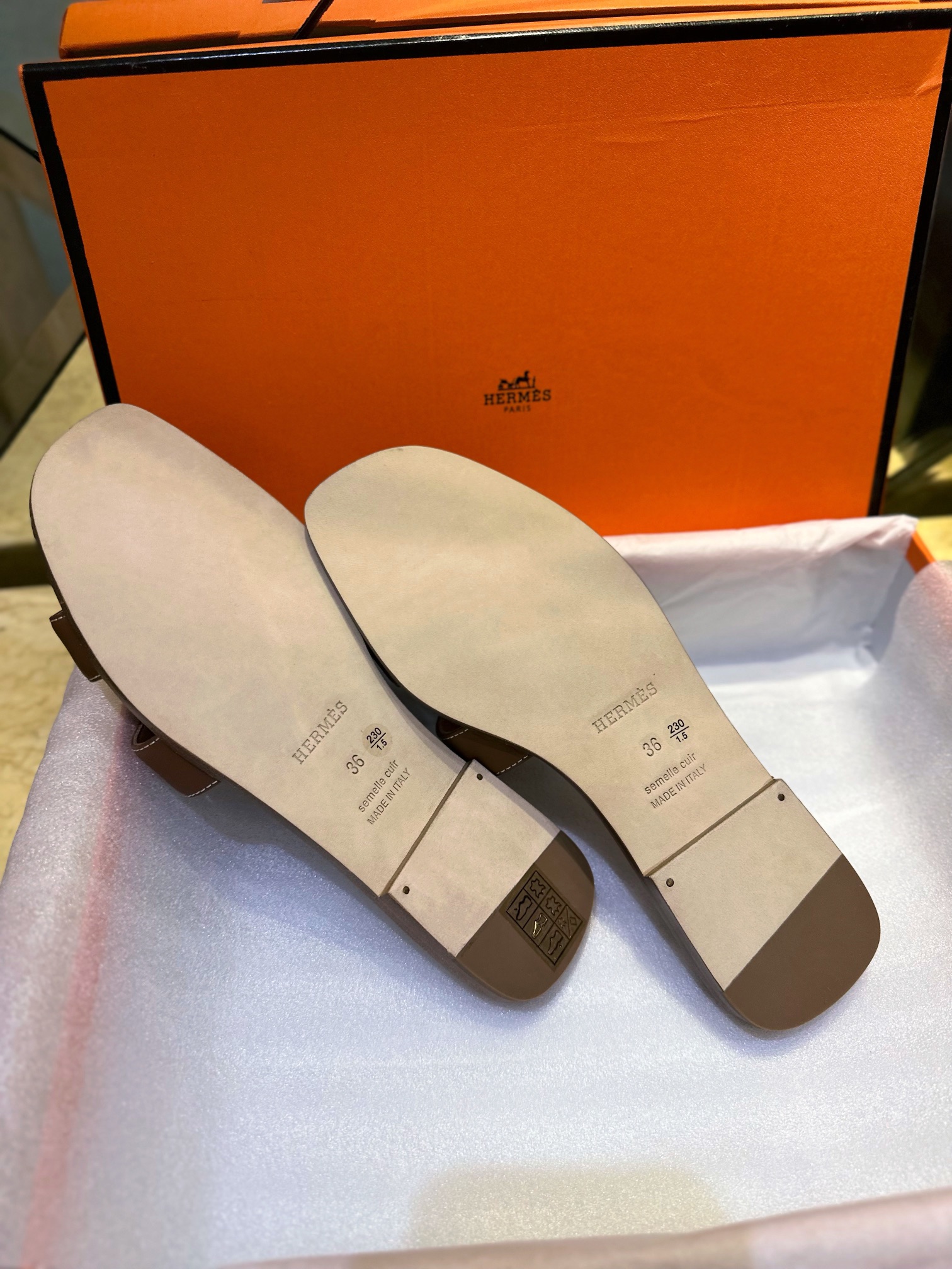 Hermes Classic Slides