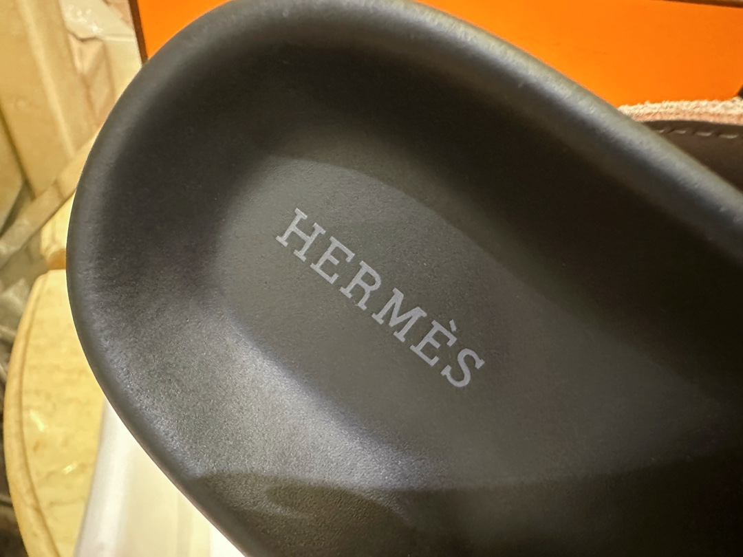 Hermes Boken Slippers