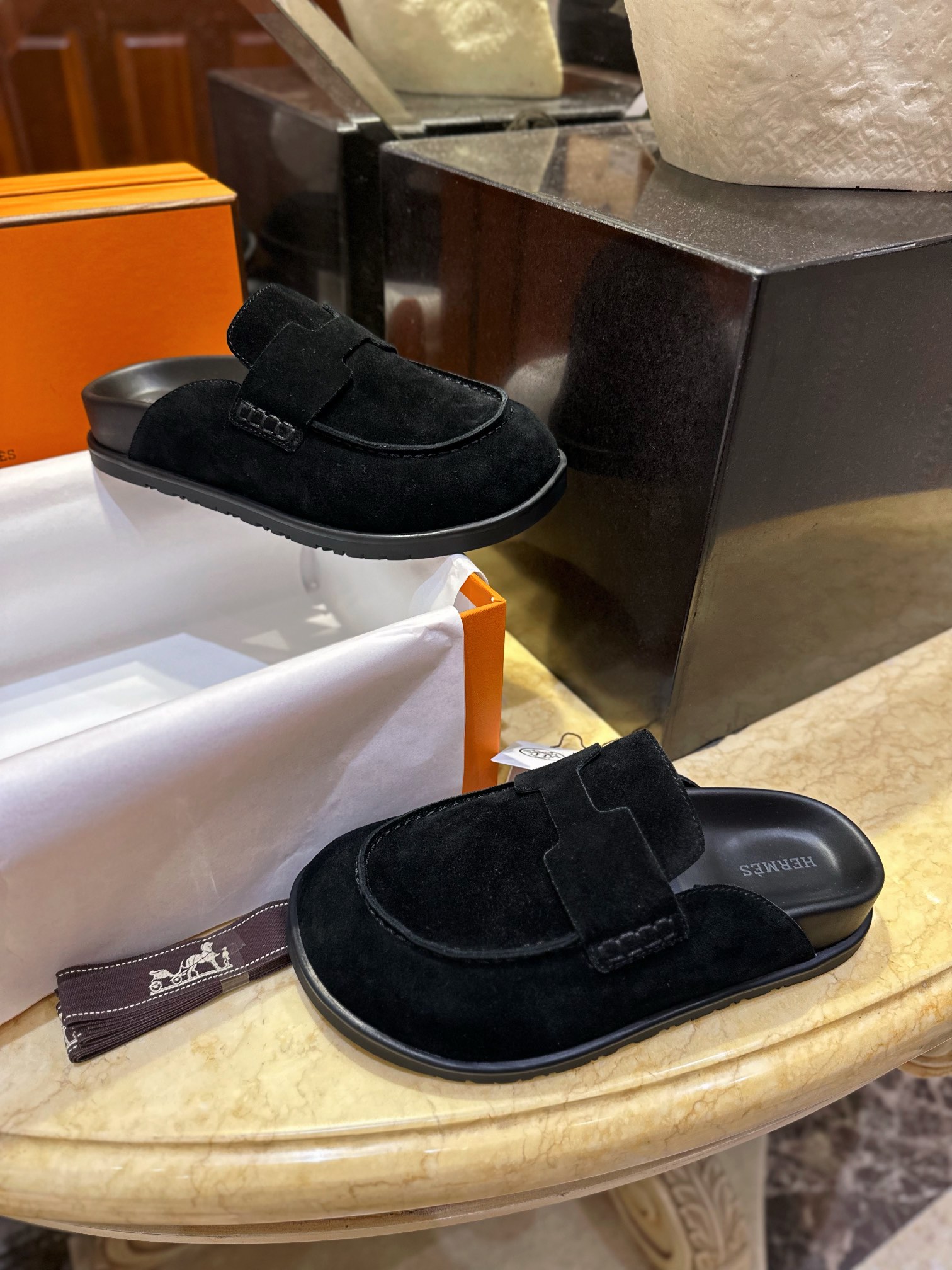 Hermes Boken Slippers